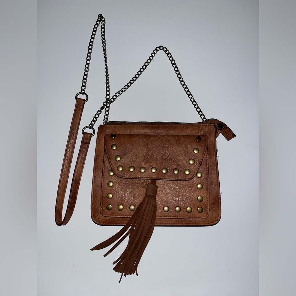 T-Shirt & Jeans Vegan Leather & Studs
Crossbody Bag